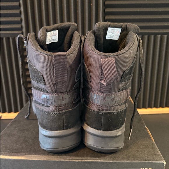 The North Face Men's Black and Gray Chilkat Snow Boots - Picture 3 of 6